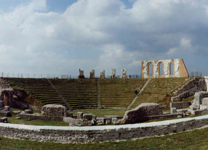 Teatro-Romano-Gubbio-copertina