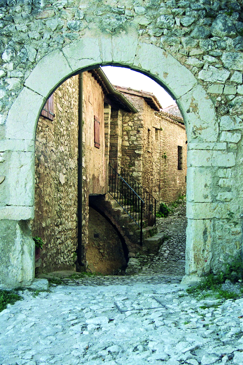 Castello di Pissignano - Arco