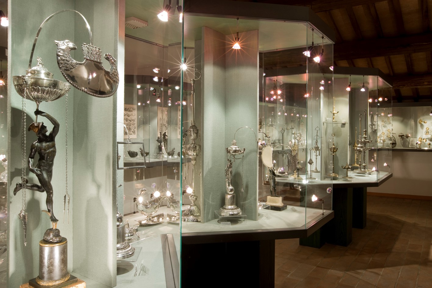 MOO Museo dell'Olivo e dell'Olio - Fondazione Lungarotti, Torgiano (PG) - Sala VII, Olio come fonte di luce