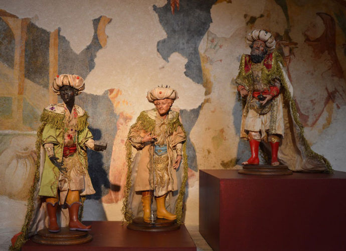 Statuette-della-mostra-copertina