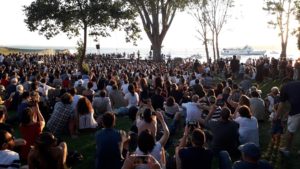 Moon in June - Pubblico