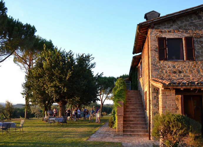 Lungarotti-Agriturismo-copertina