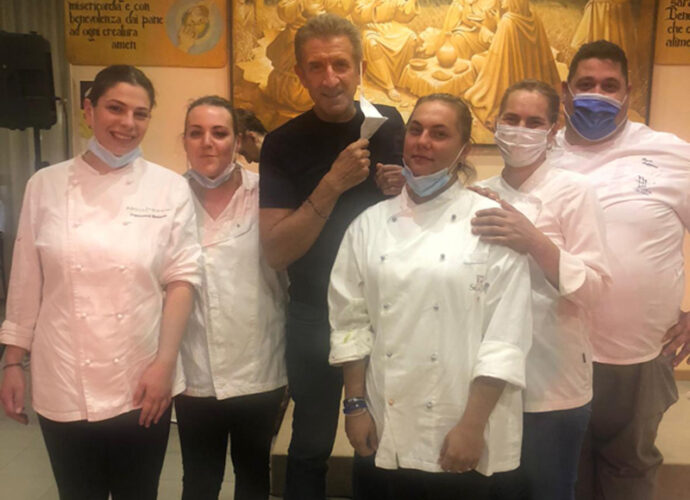 Ezio-Greggio-e-le-Lady-Chef-con-Paolo-Trippini-cop