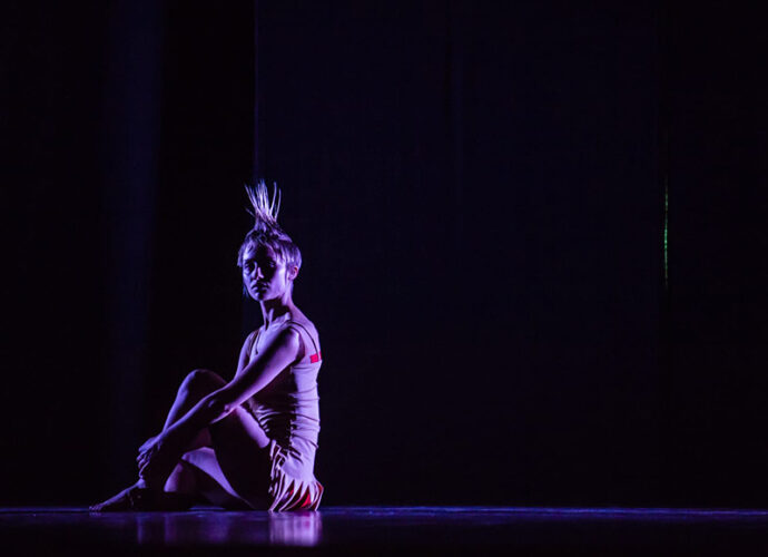 Una-delle-artiste-della-compagnia-_Gruppo-Damiano_cop