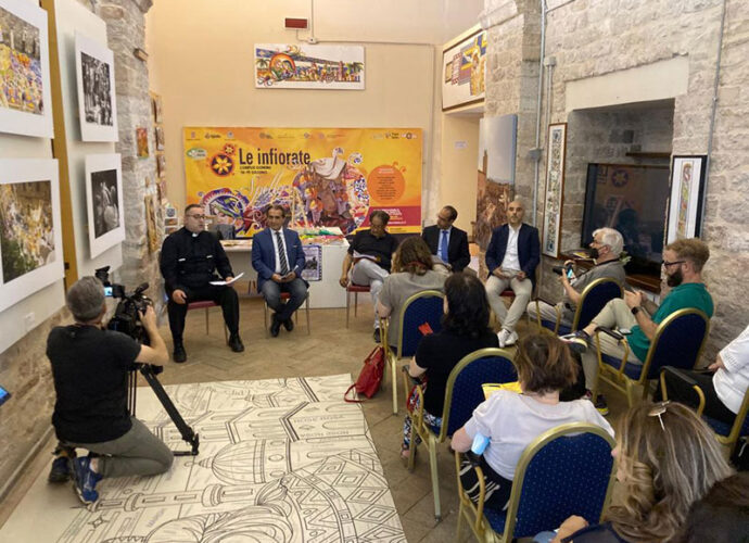 20220608_1-conferenza-presentazione-infiorate-cop