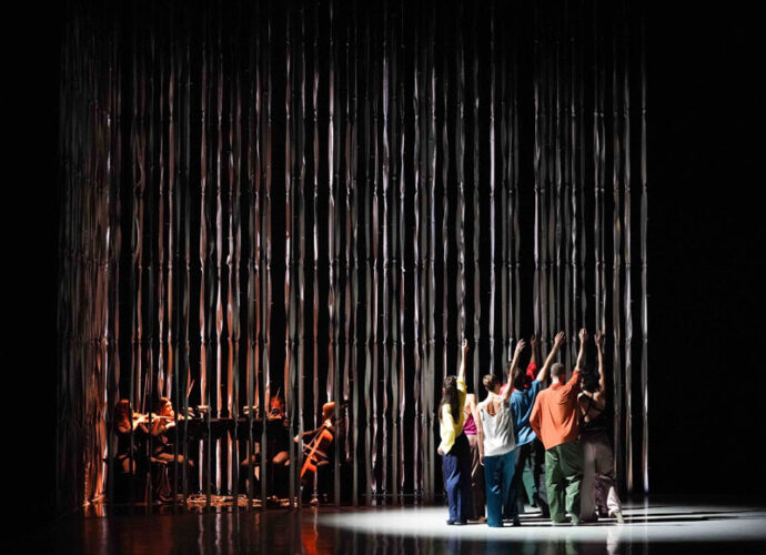 FND-Aterballetto---With-drooping-wings---ph-cop
