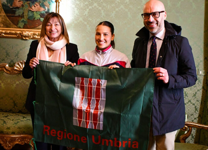 foto-bandiera-tesei-costanza-squarta-vert-cop