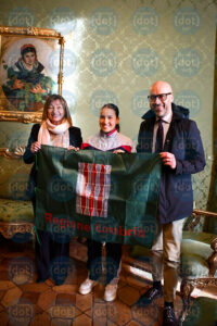 foto-bandiera-tesei-costanza-squarta-vert-in