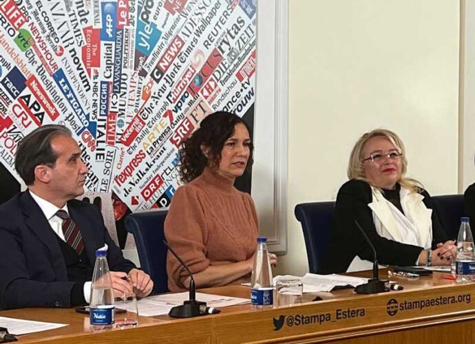 Da-sx-Moreno-Landrini,-Laura-Luchetti-e-Donatella-Cocchini-cop