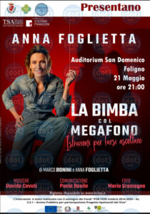 Locandina-La-bimba-col-megafono-in