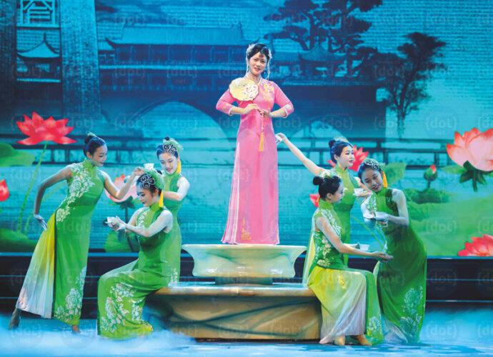 Sichuan-Opera-Ensemble-cop