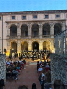 Concerto-chiusura-Chiostro-in