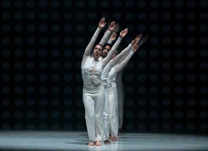 white-room-COB-ph-cop