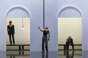OTELLO_Viola-Marietti,-Ilaria-Genatiempo,-Federica-Fracassi_ph-Gianluca-Pantaleo_13-in