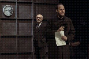 01-L'arte-della-commedia-regia-F-Russo-Alesi_Fausto-Russo-Alesi,-Paolo-Zuccari_ph-Anna-Camerlingo-in