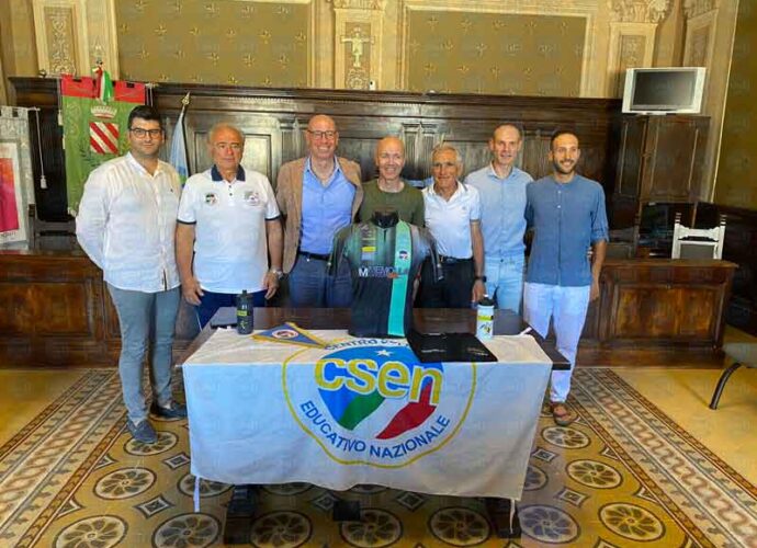Giro-dell'Umbria-un-momento-della-presentazione-cop